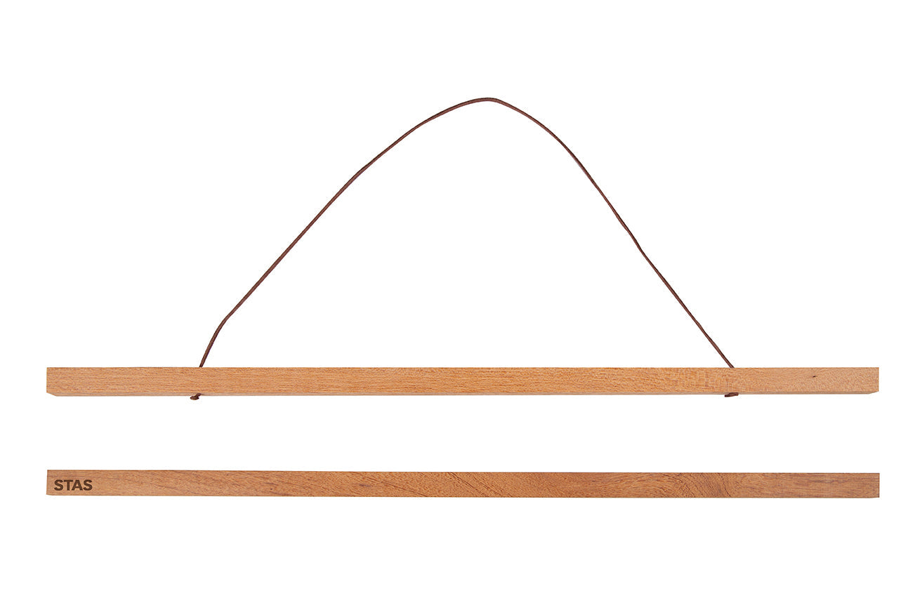 Porte affiche STAS 21 cm, 30 cm, 42 cm, 50 cm, 60 cm, 70 cm, 84 cm et 100 cm en teck, design chic.